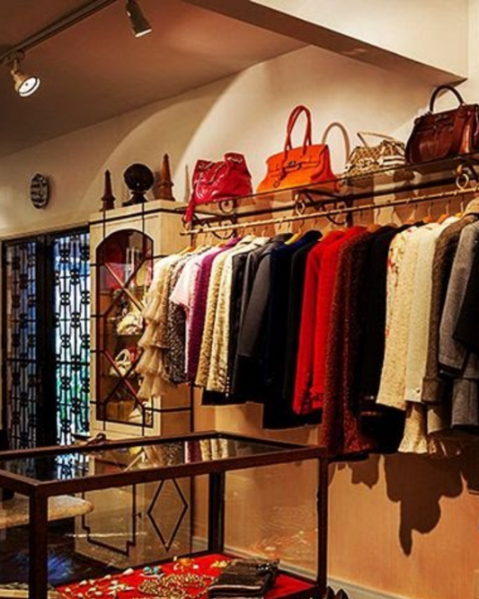 Como funciona o brechó e a curadoria da EMIGÊ.it